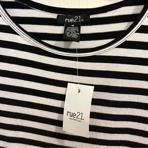 Rue21 Striped Black and White Crop Top - Picture 2 of 7